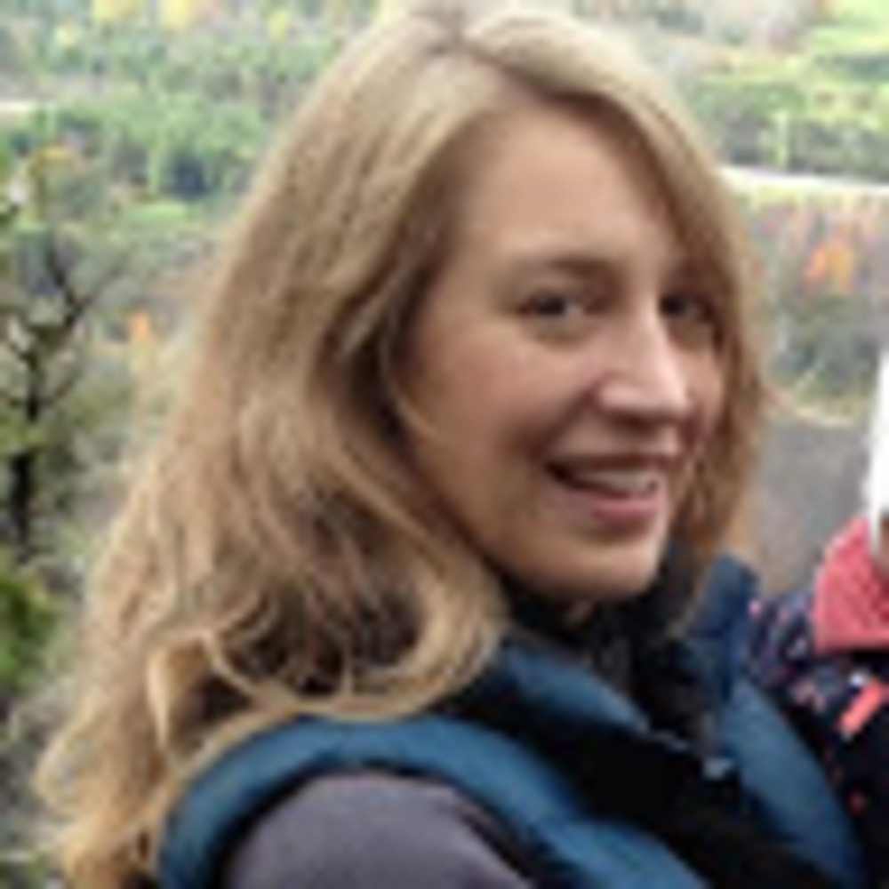 Meet your Posher, Caitlin